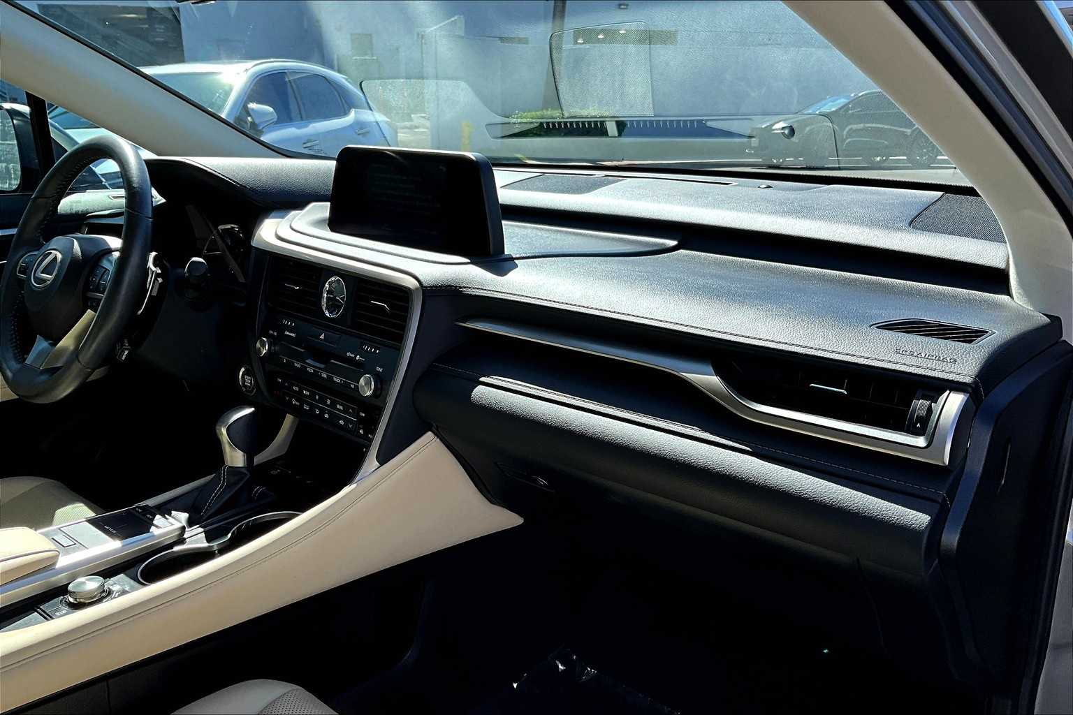 2022 Lexus RX photo 18