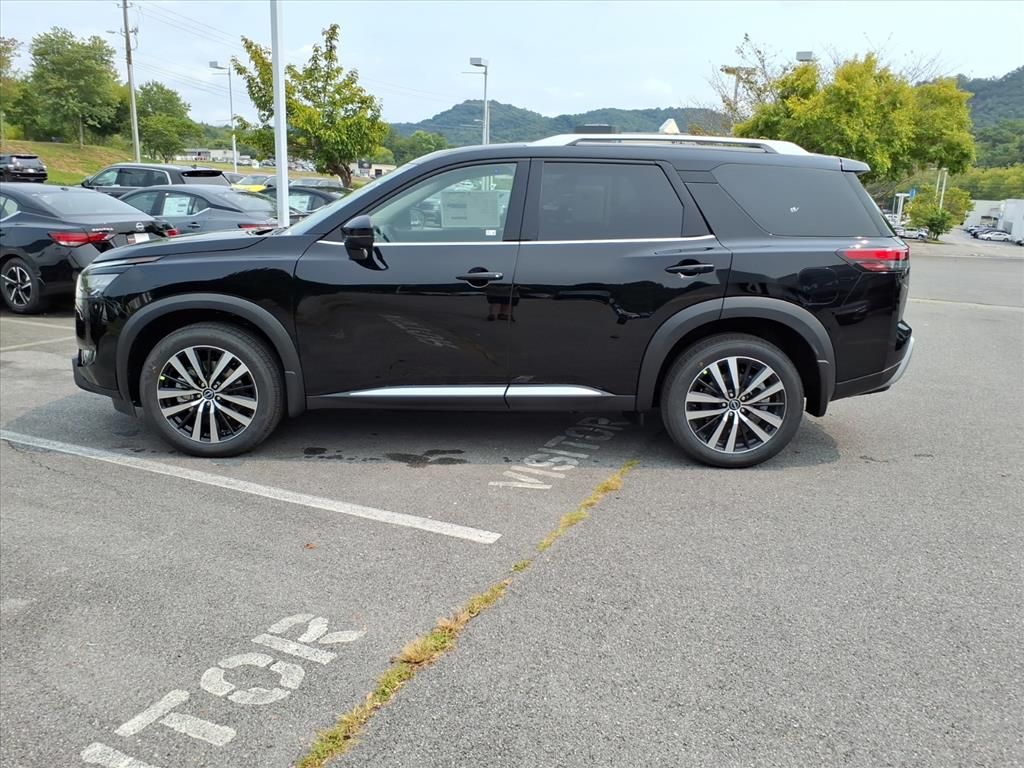 2025 Nissan Pathfinder Platinum photo 6