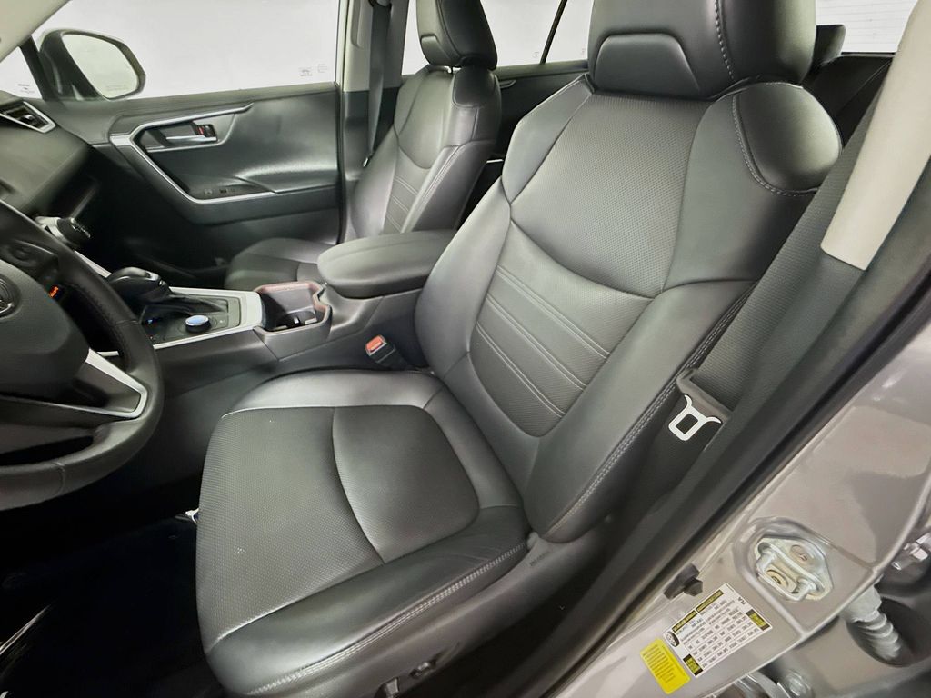 2024 Toyota RAV4 Hybrid Limited photo 19