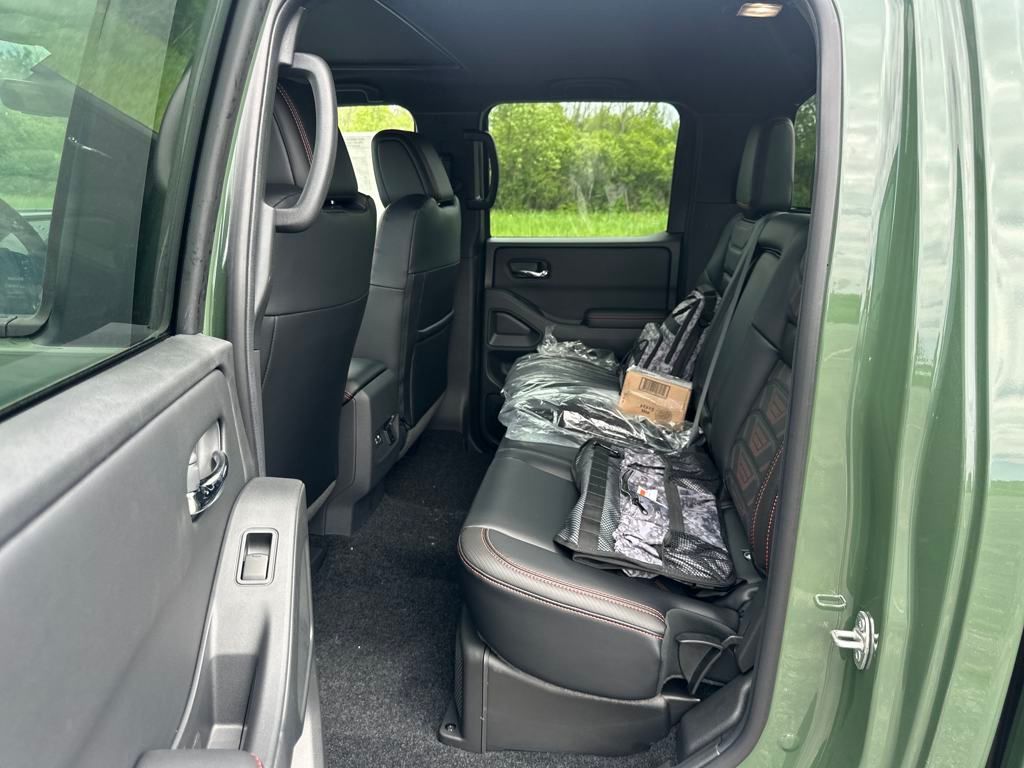 2025 Nissan Frontier PRO-4X photo 14