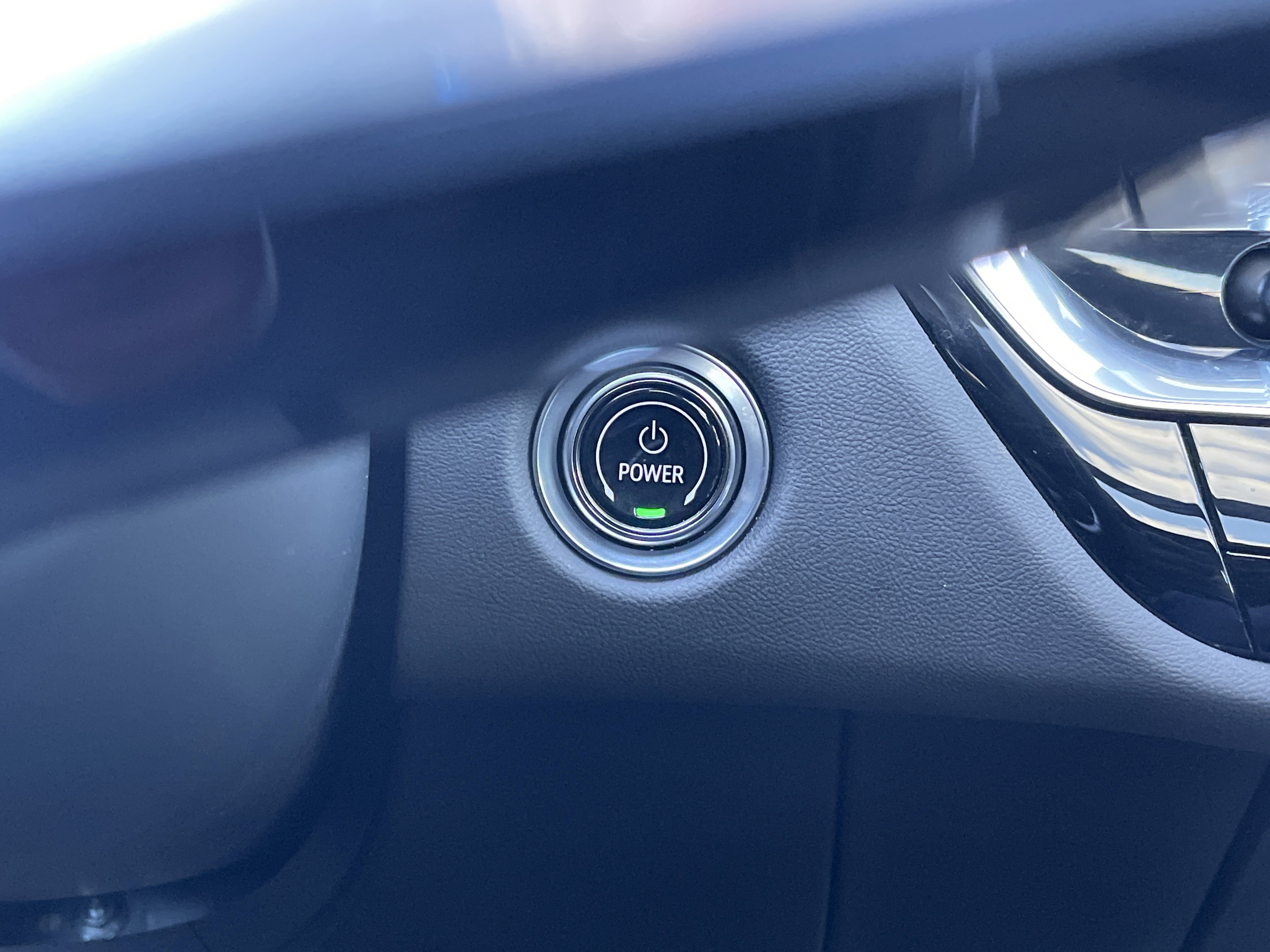 2025 Cadillac Lyriq Sport photo 2