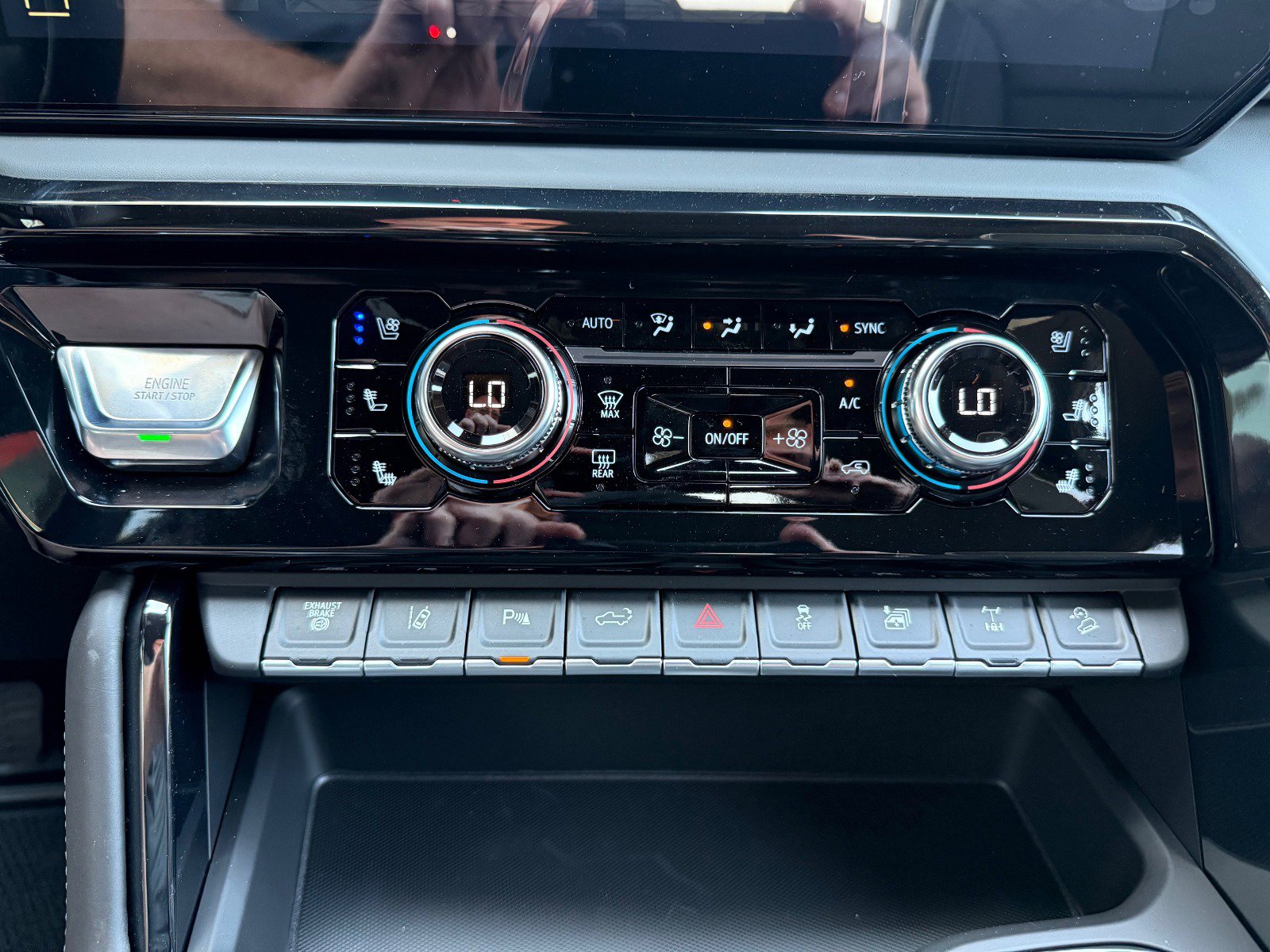 2026 Gmc Sierra 2500 HD AT4X photo 25