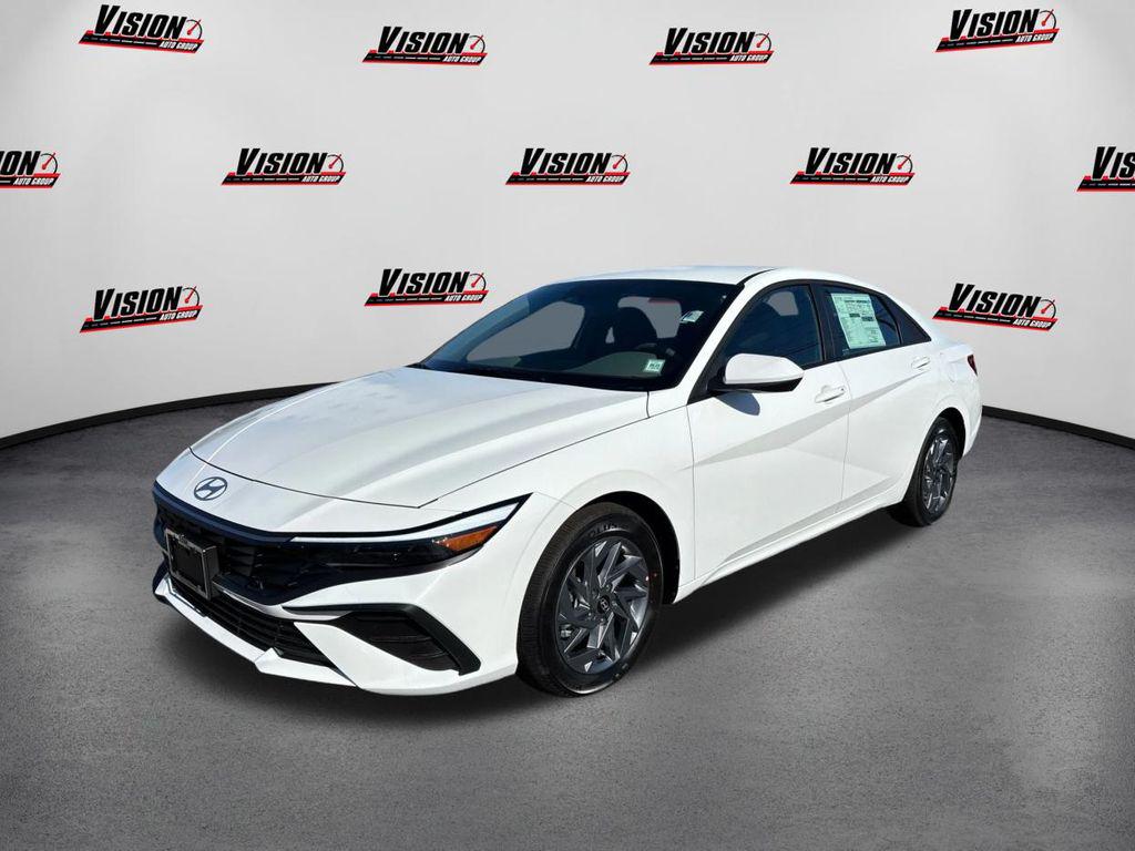 2025 Hyundai Elantra Blue's photo