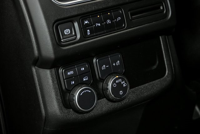 2021 Chevrolet Suburban LS photo 14