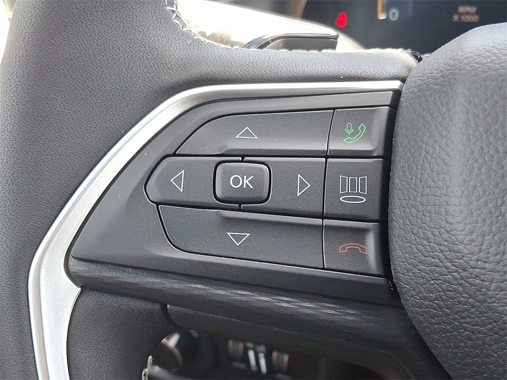 2025 Jeep Grand Cherokee Altitude photo 19