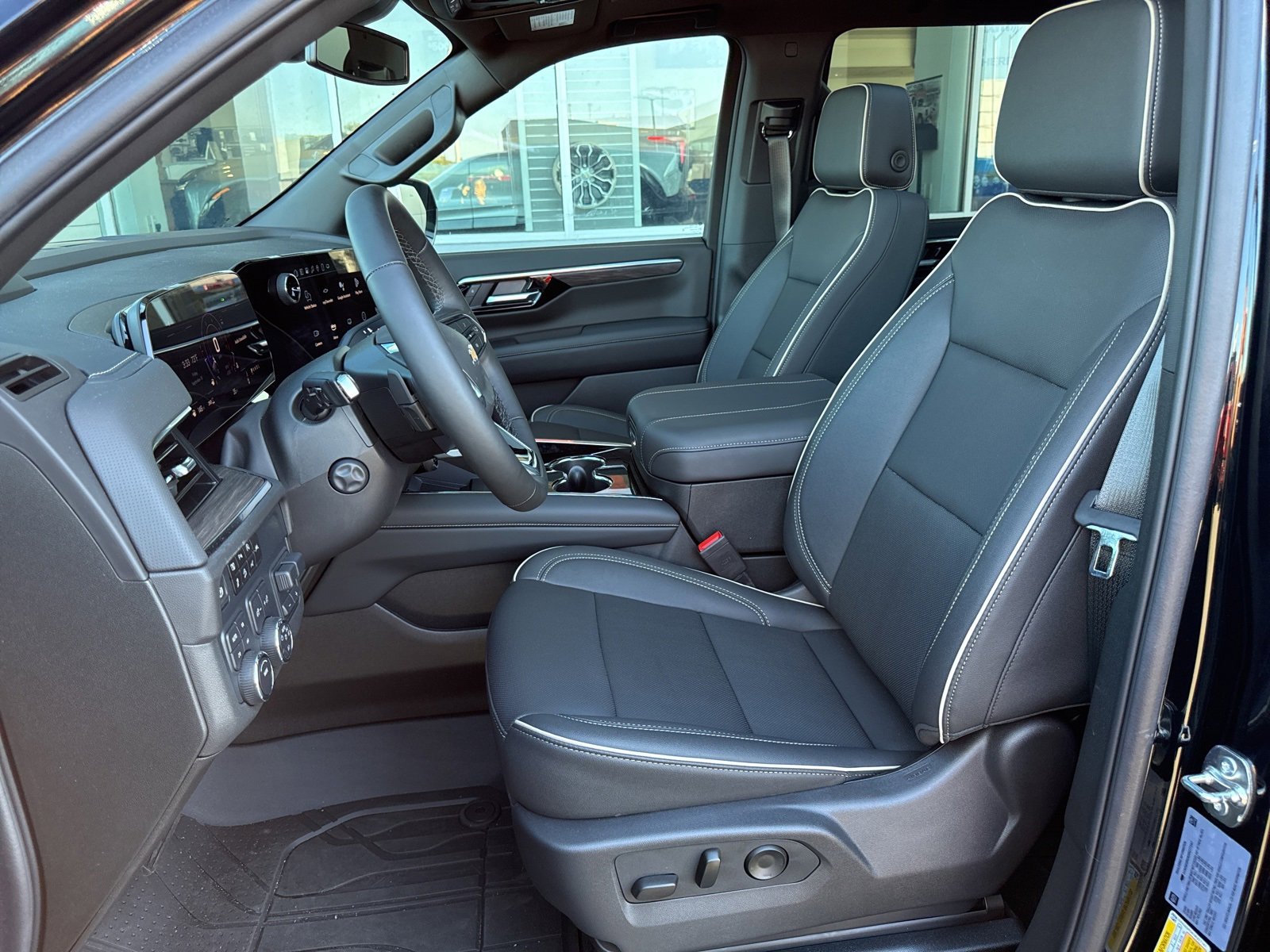 2025 Chevrolet Tahoe Premier photo 18