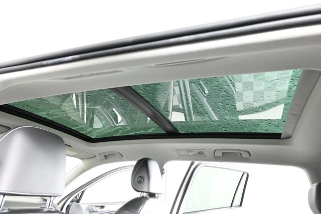 2022 Volkswagen Tiguan SE photo 4