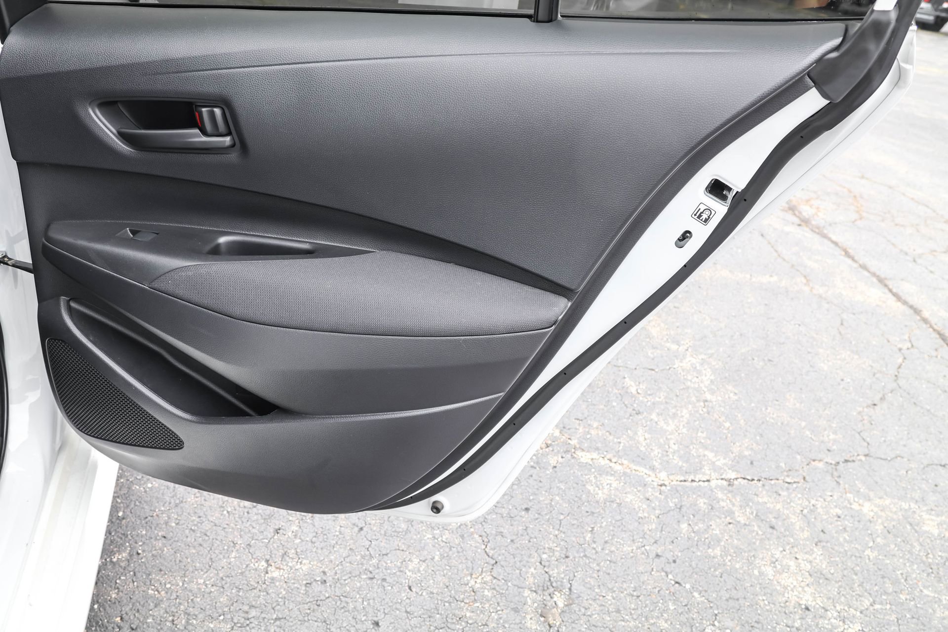 2023 Toyota Corolla Hybrid LE photo 32