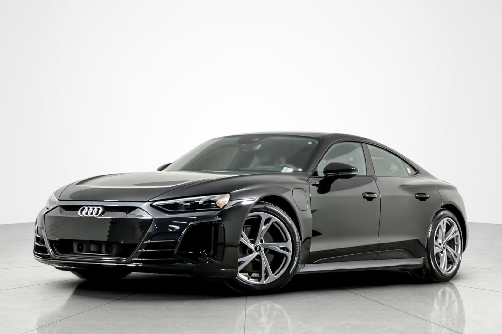 2023 Audi e-tron GT Premium Plus's photo