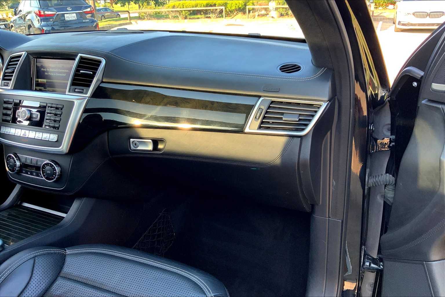2015 Mercedes Benz ML 63 photo 15