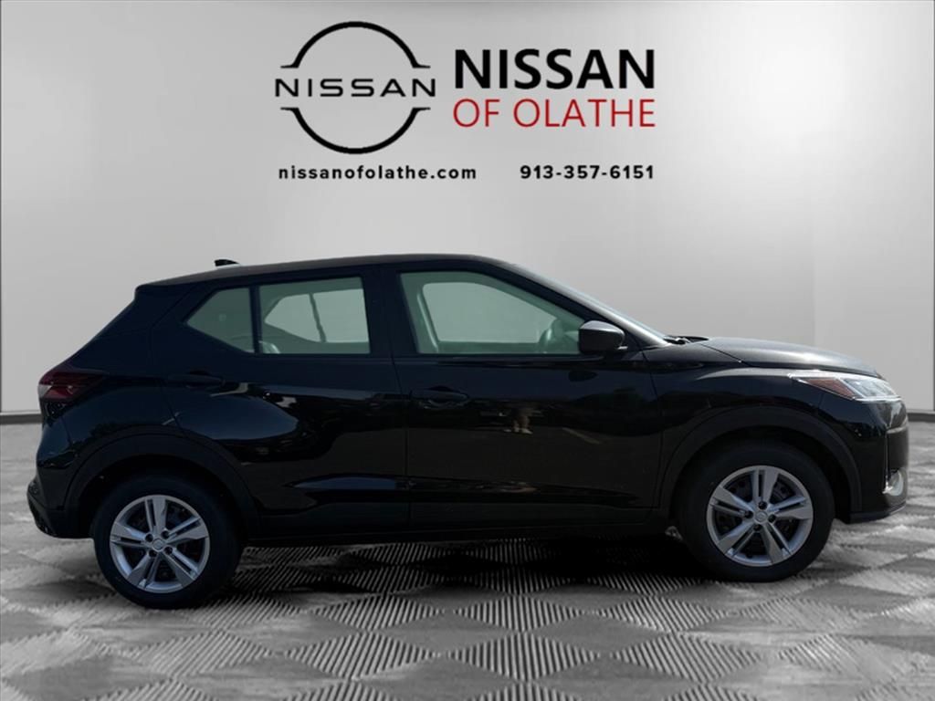 2025 Nissan Kicks Play S photo 22