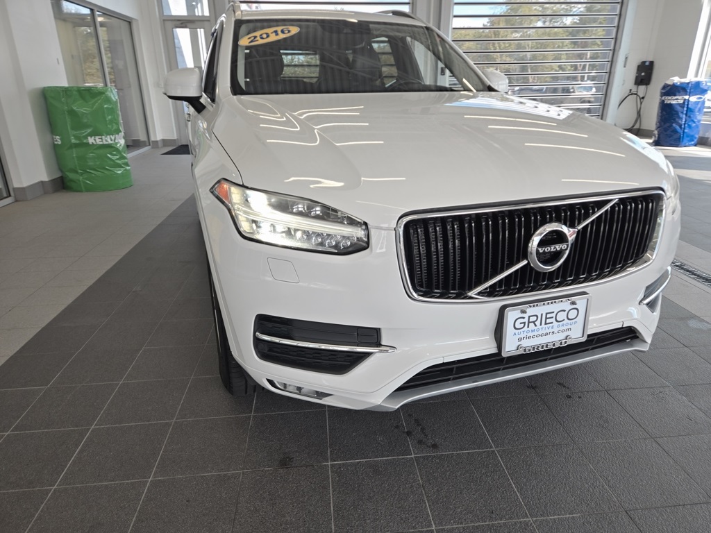 2016 Volvo XC90 T5 Momentum photo 6