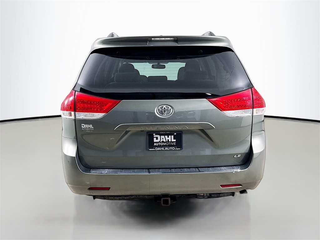2011 Toyota Sienna LE photo 6