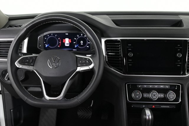2022 Volkswagen Atlas SEL photo 3