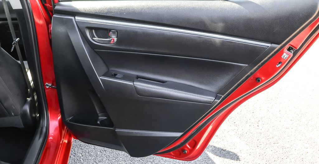 2015 Toyota Corolla L photo 26