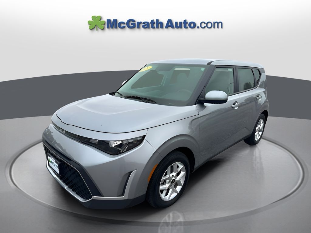 2024 Kia Soul LX photo 2