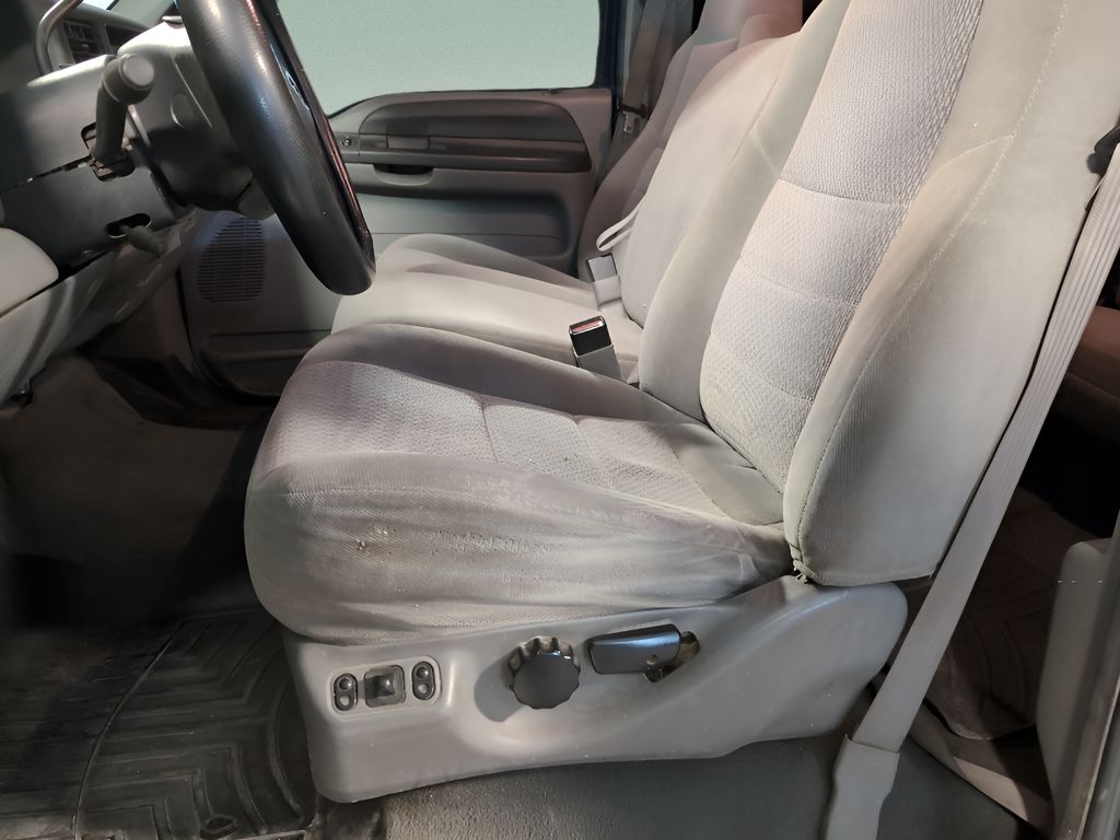 2004 Ford F-350 Lariat photo 14