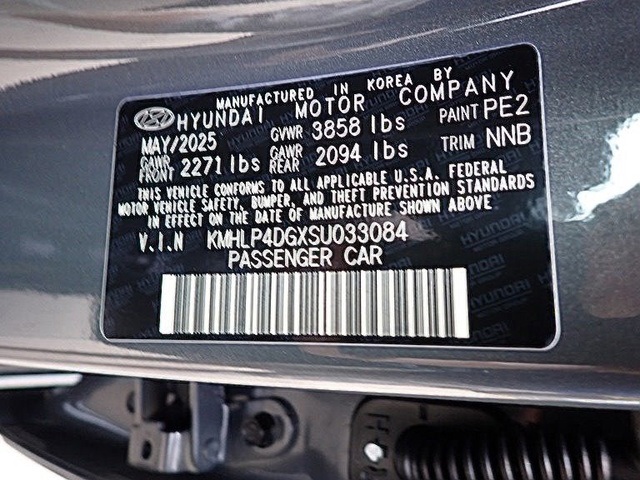2025 Hyundai Elantra Limited photo 18