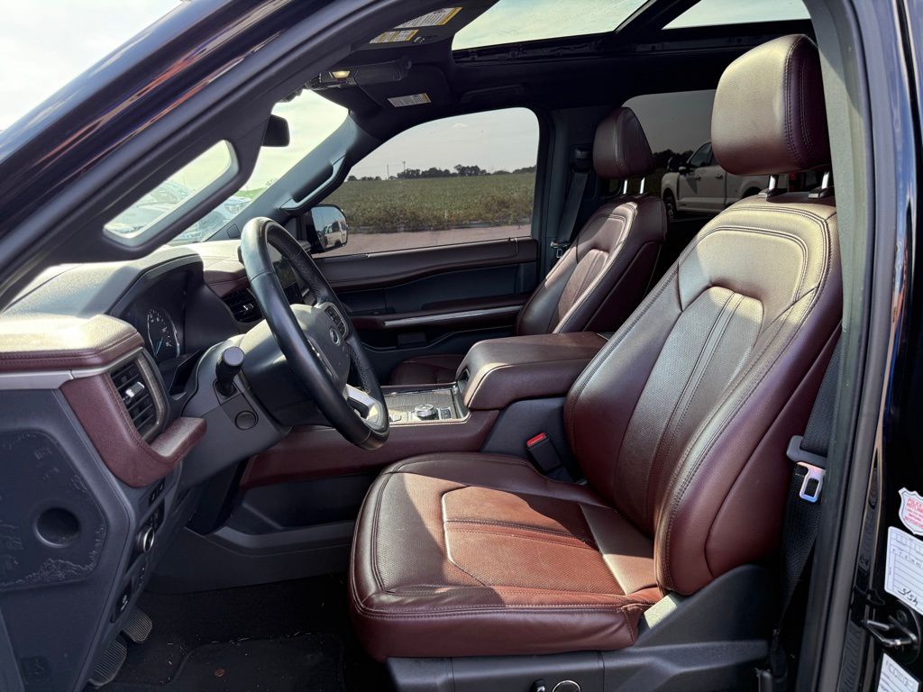2022 Ford Expedition Limited photo 4