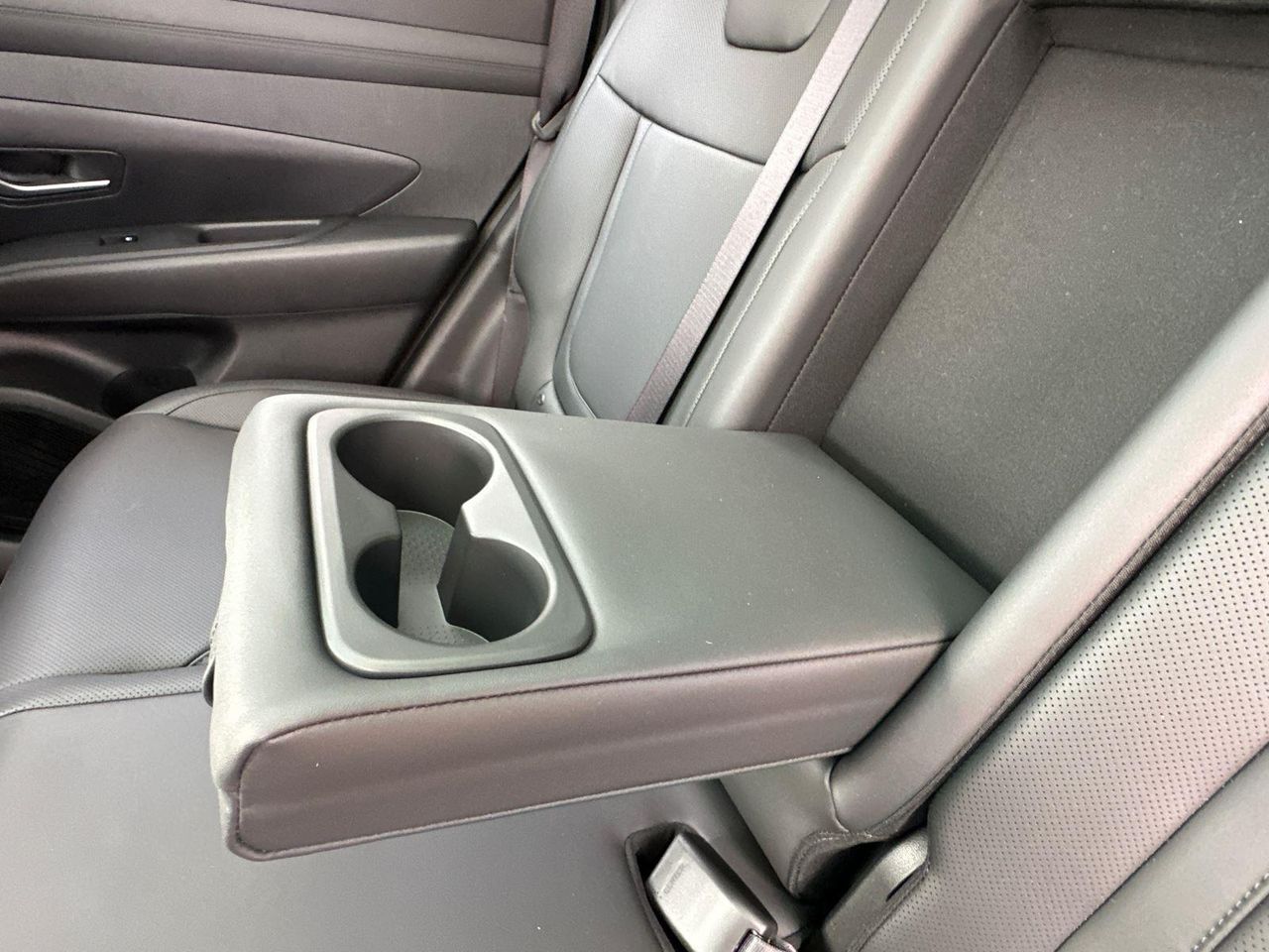 2025 Hyundai Tucson Hybrid SEL Convenience photo 30