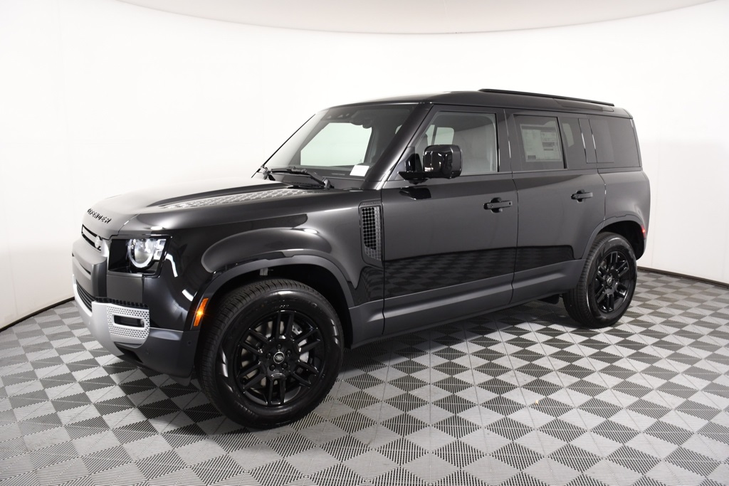 2025 Land Rover Defender 110 S photo 2