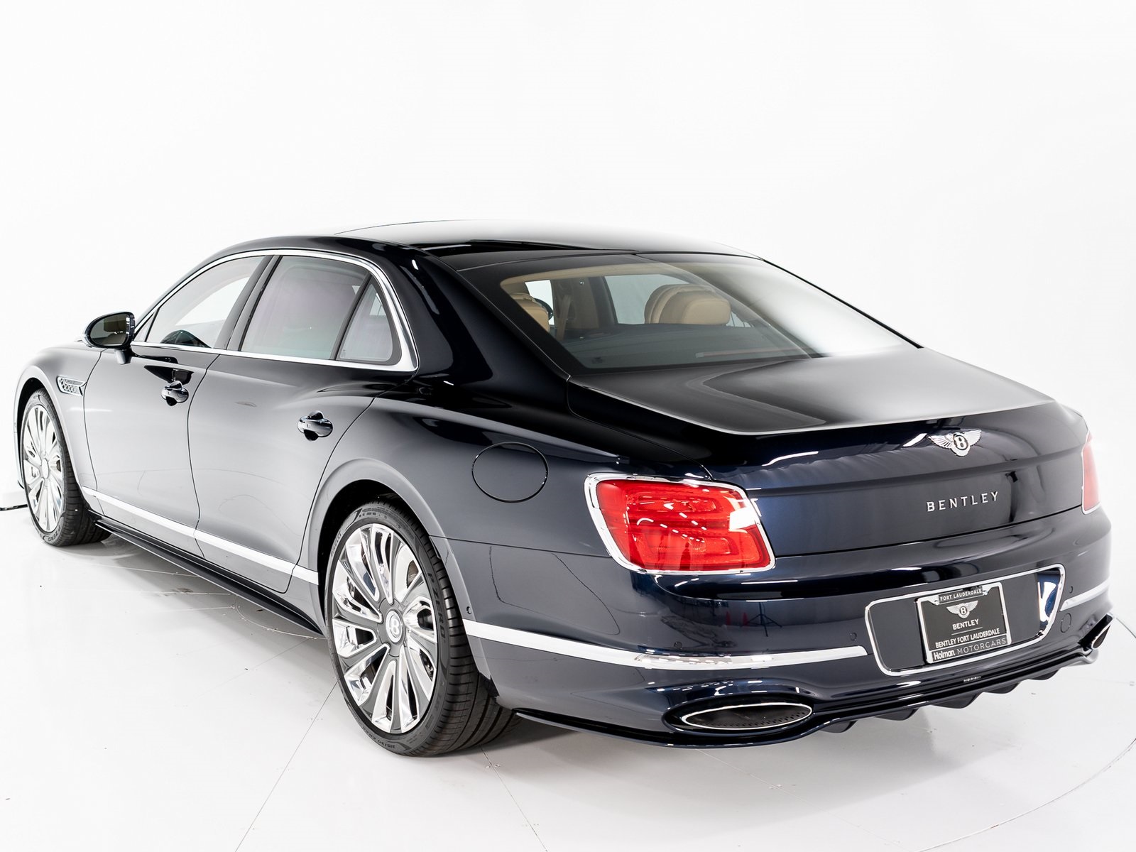 2025 Bentley Flying Spur Mulliner photo 3