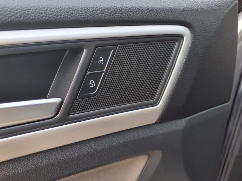 2023 Volkswagen Atlas SE Technology photo 18