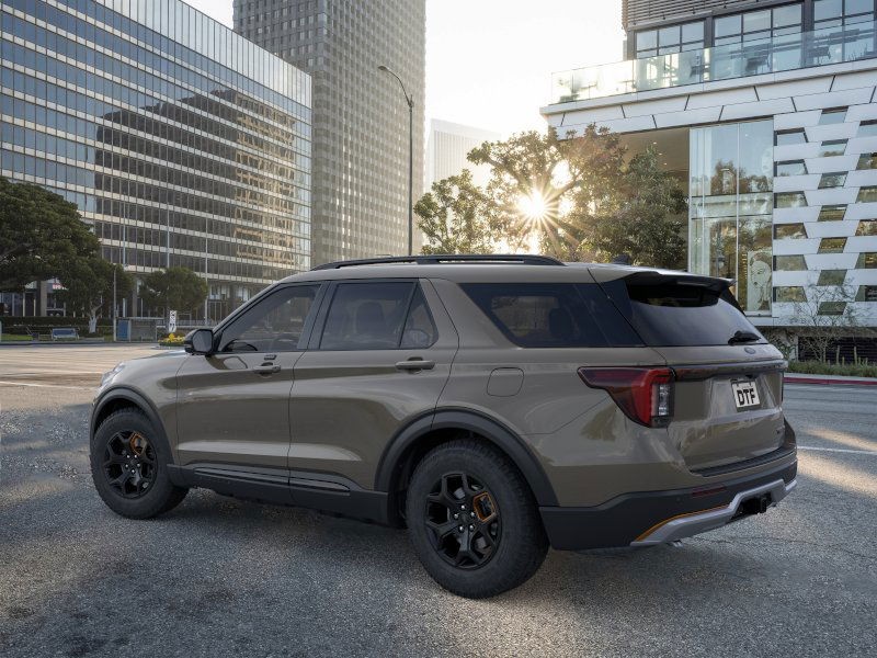 2026 Ford Explorer photo 2