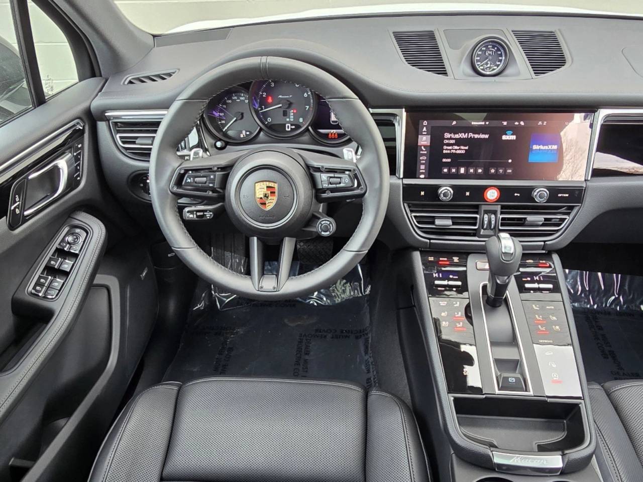 2025 Porsche Macan T photo 12