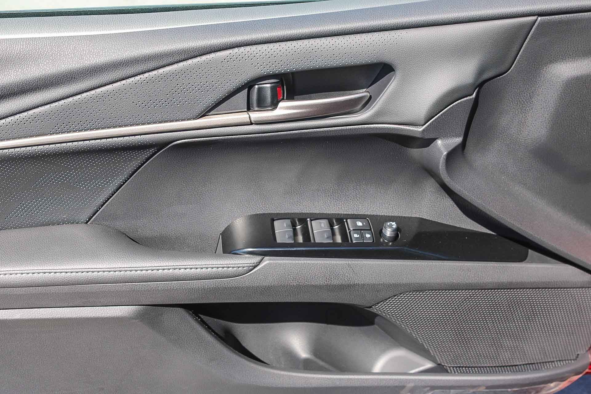 2025 Toyota Camry XSE photo 22