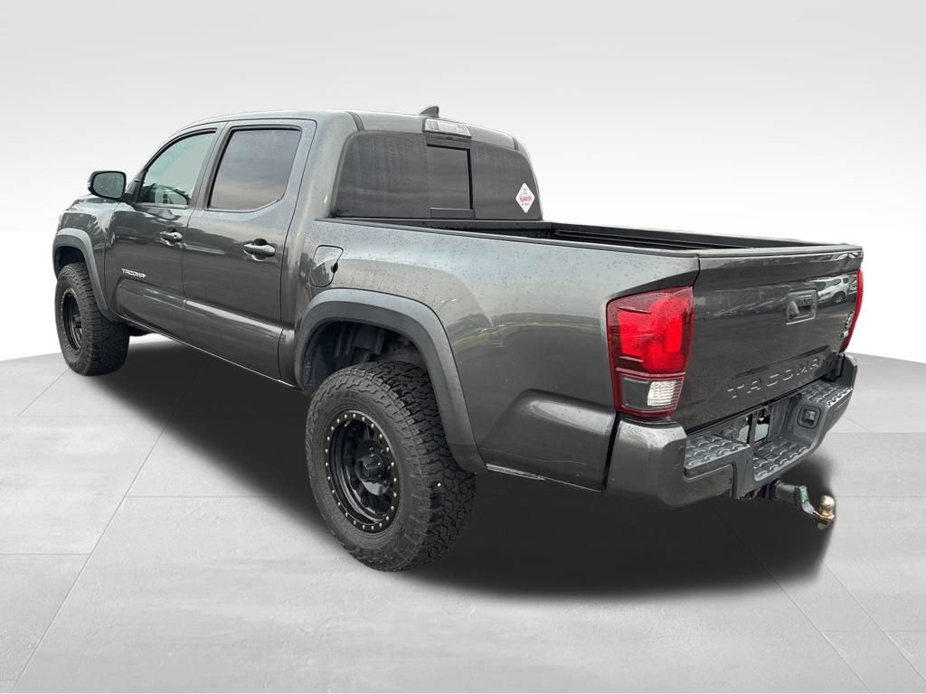 2018 Toyota Tacoma TRD Off-Road photo 4