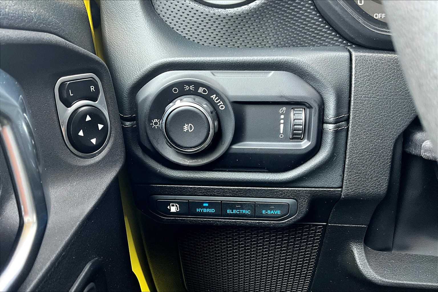 2024 Jeep Wrangler 4xe Rubicon photo 33