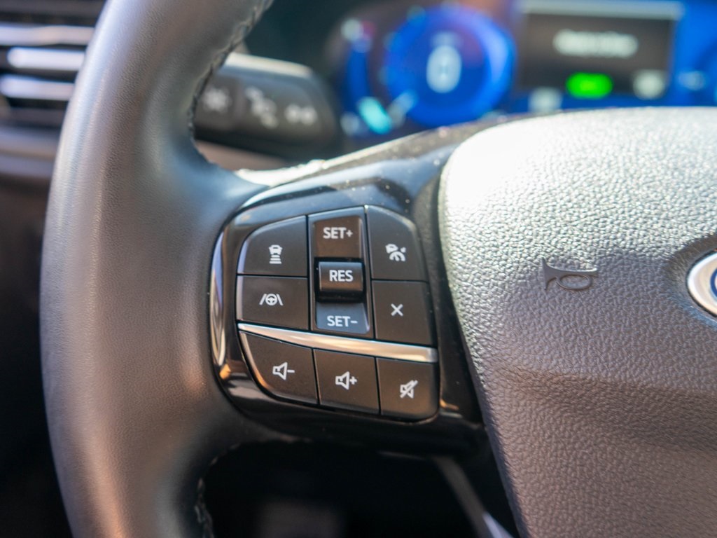 2021 Ford Escape SEL photo 18
