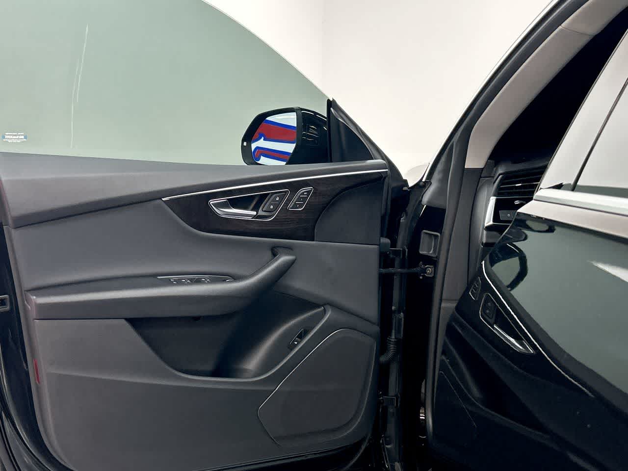 2022 Audi Q8 Premium photo 16