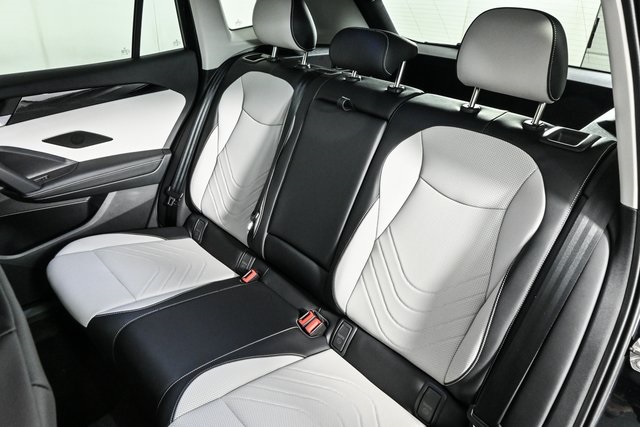 2025 Volkswagen Tiguan SE photo 18