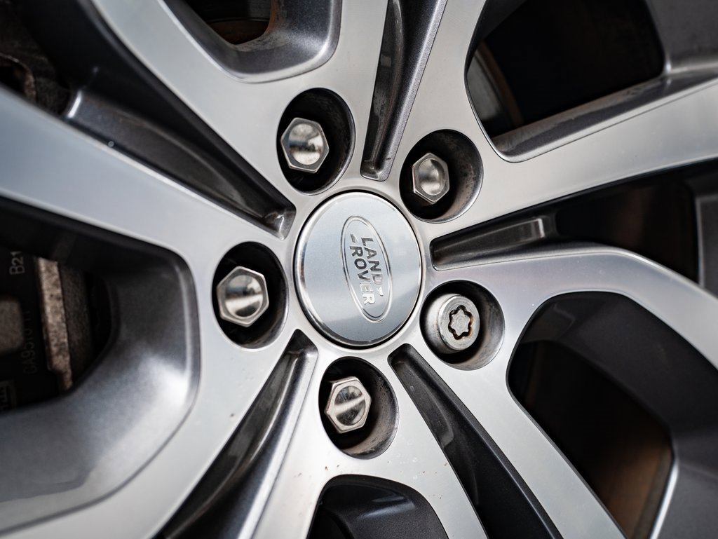 2022 Land Rover Discovery Sport SE R-Dynamic photo 8