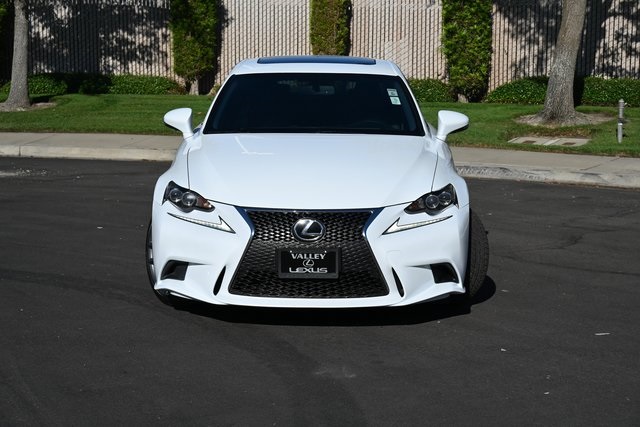 2015 Lexus IS 250 F SPORT photo 2