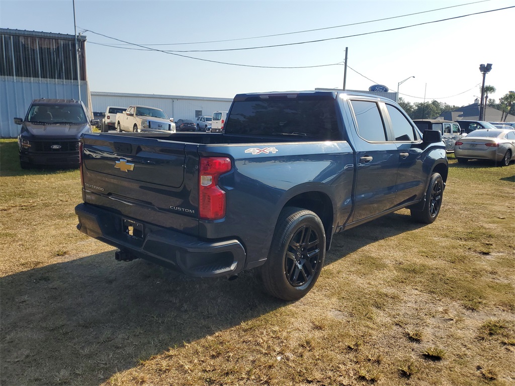 2022 Chevrolet Silverado 1500 Custom photo 2