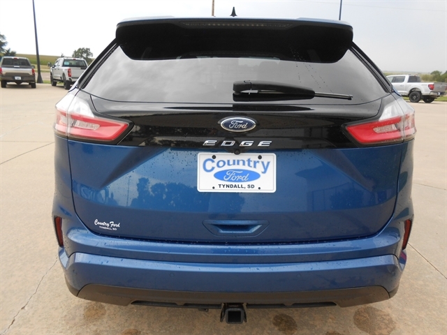 2022 Ford Edge SEL photo 4