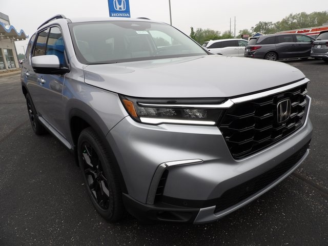 2025 Honda Pilot Touring's photo