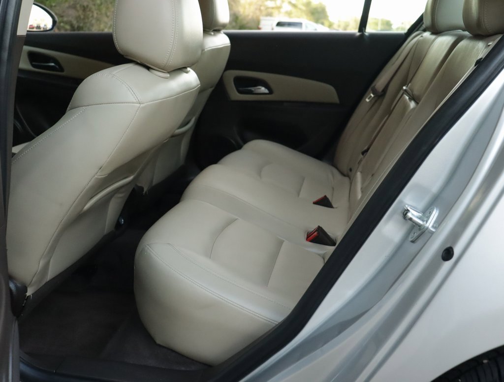2015 Chevrolet Cruze LT photo 21