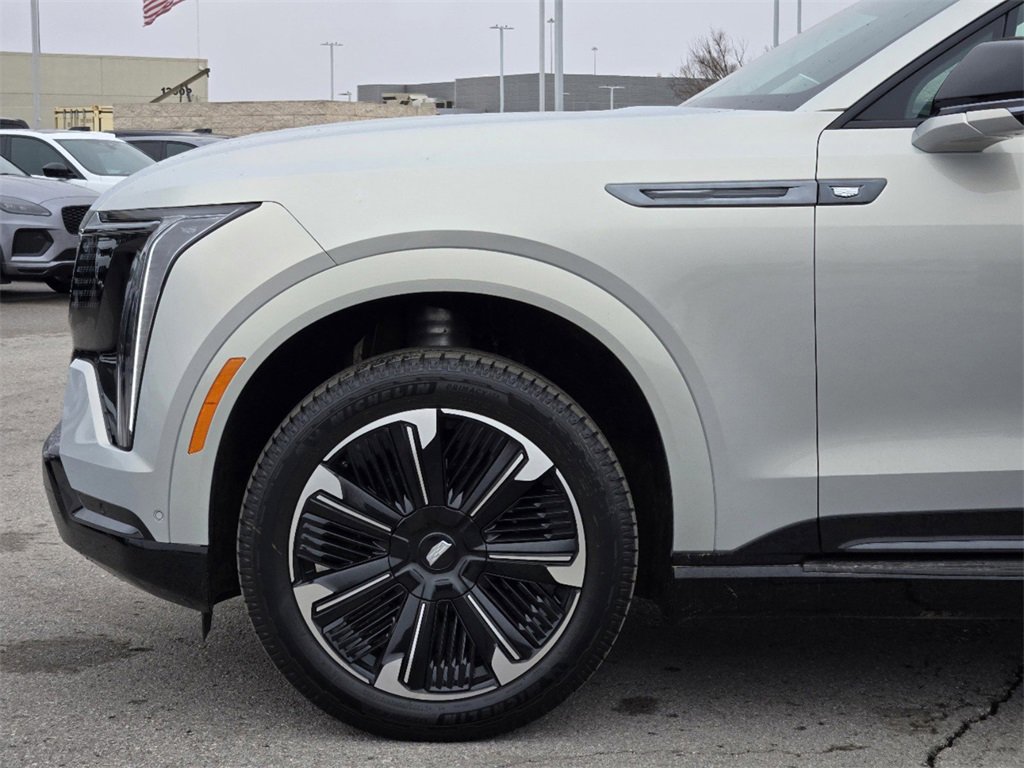 2025 Cadillac Escalade IQ Sport photo 7