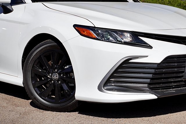 2024 Toyota Camry LE photo 3