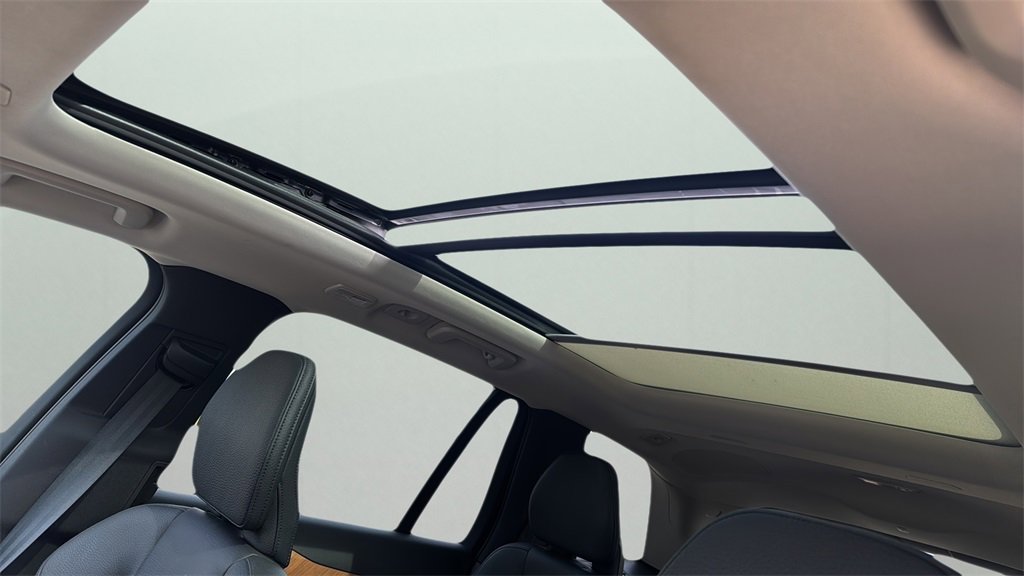 2024 Volvo XC90 Plus photo 17