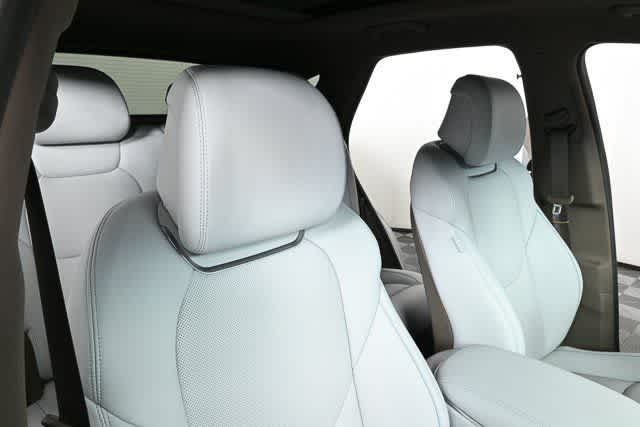 2026 Genesis GV70 2.5T Advanced photo 30