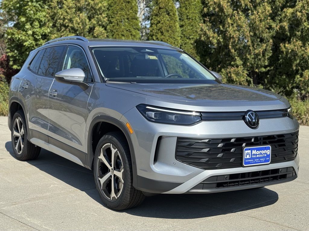 2025 Volkswagen Tiguan SE's photo