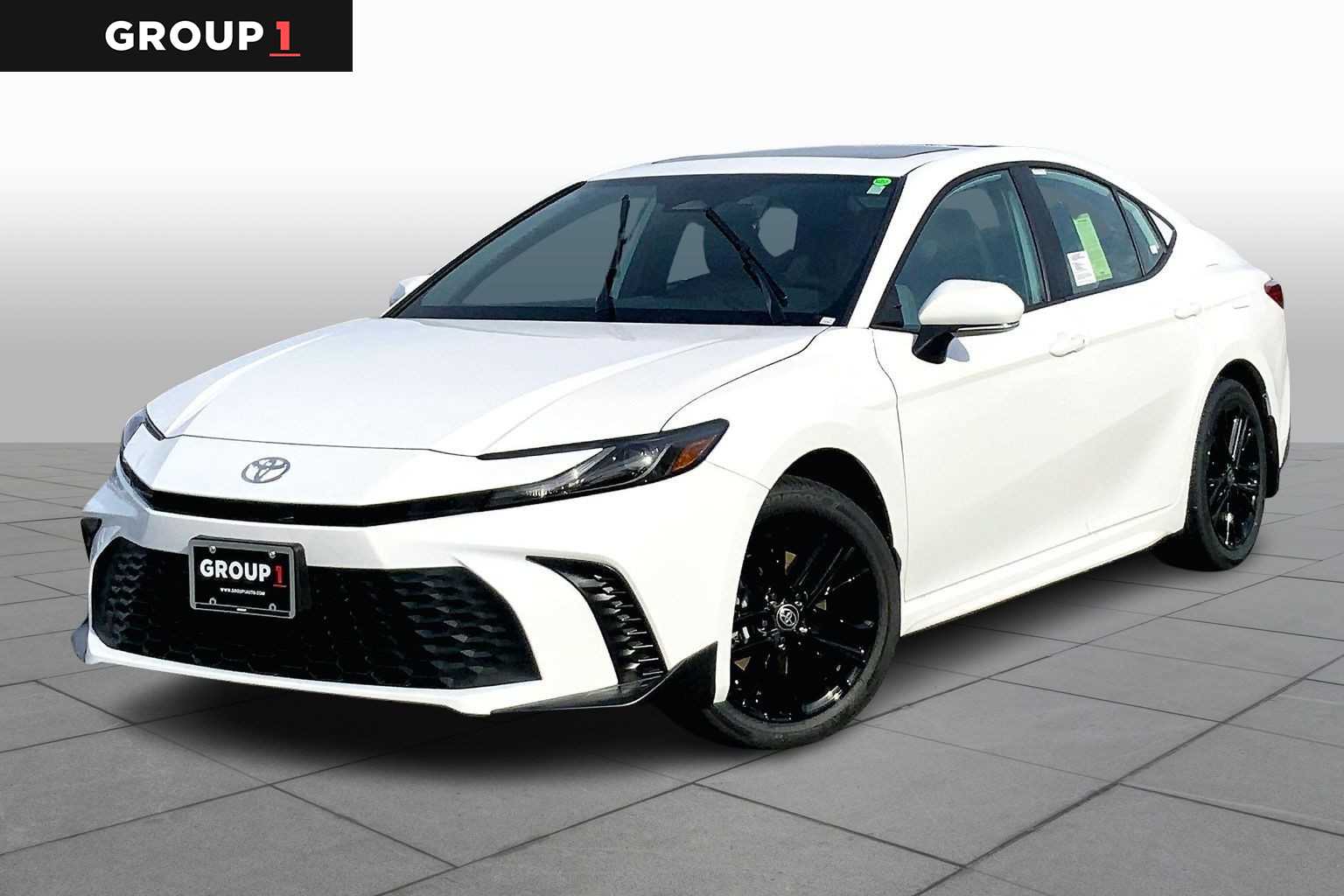 2026 Toyota Camry SE's photo