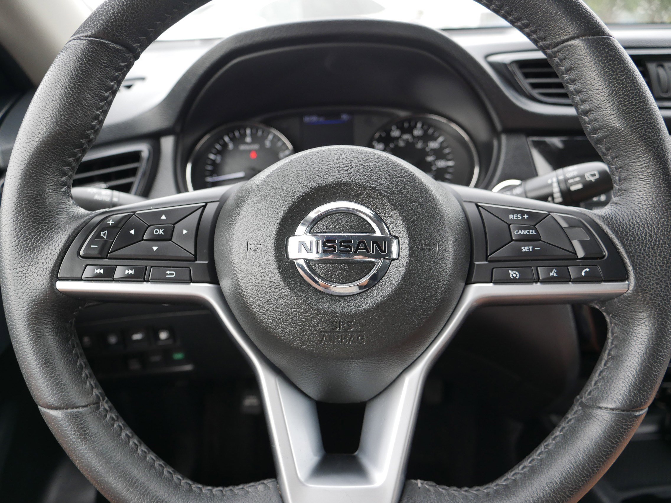 2019 Nissan Rogue SV photo 25
