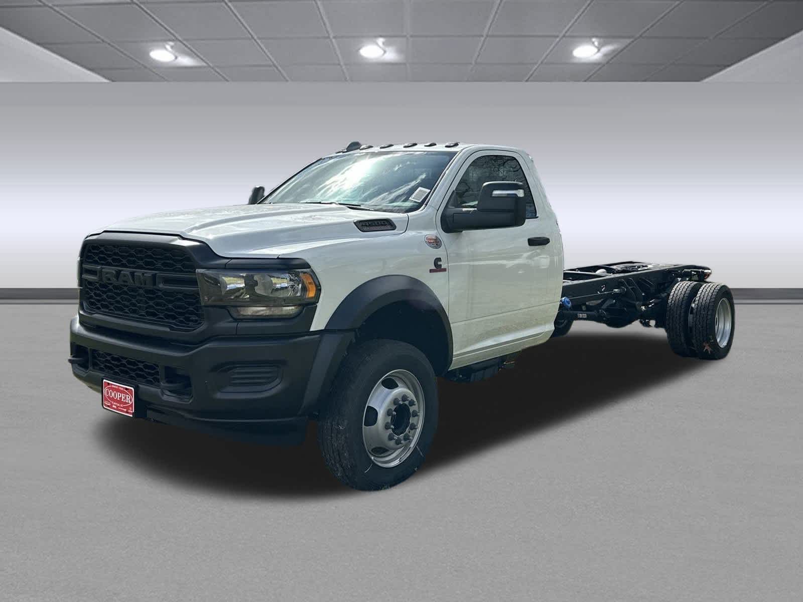 2024 Ram 4500 SLT photo 3