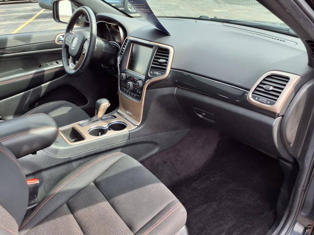 2017 Jeep Grand Cherokee Laredo photo 15